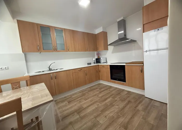 Daire Piso Centrico Pobra Do Caraminal